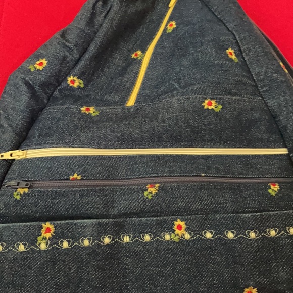 Handmade denim sunflower backpack - Picture 2 of 5